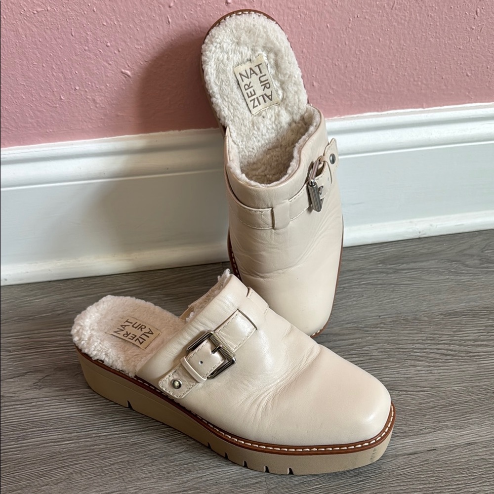 Naturalizer Women's Cream Buckle Mules